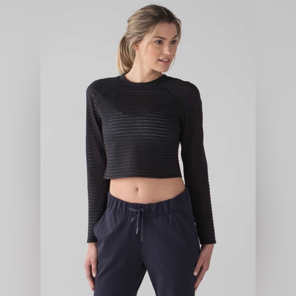 Lululemon Cropped Long Sleeve Top